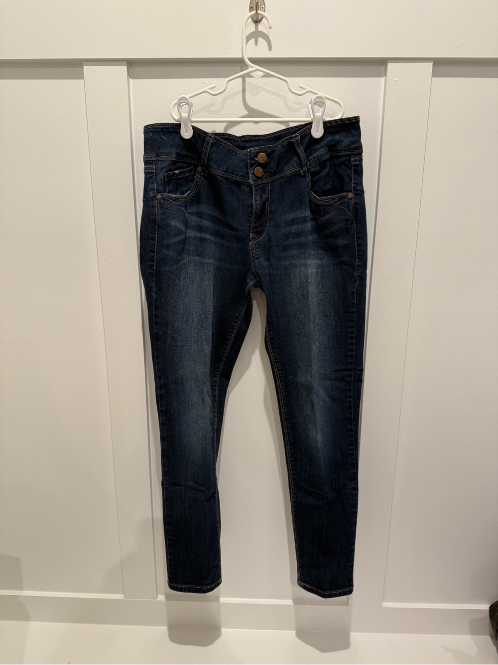 Women’s 1822 Brand Dark Wash Women’s Stretch Jeans - Classic Slim Fit